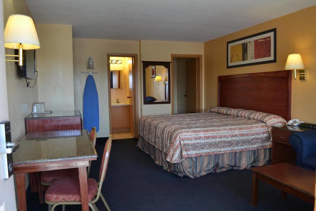 Deluxe Inn And Suites Weslaco Exterior foto