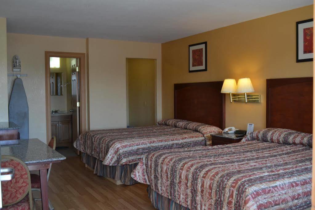 Deluxe Inn And Suites Weslaco Exterior foto